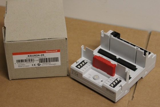 Honeywell XSU824-25 Output Module Screw Terminal Socket New Original