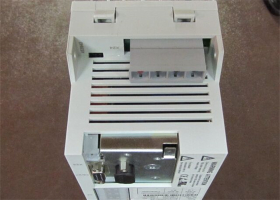 Lenze ECSCA008C4B SERVO DRIVE INPUT POWER: 2/PE DC 0-565 V / 675V 8 AMP