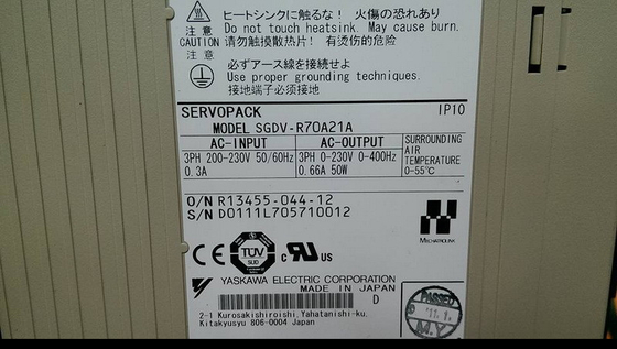 Yaskawa SGDV-R70A21A Servo Motor AZ Sigmas  200 Volt  50W ML3 Rot Sensor Amplifier