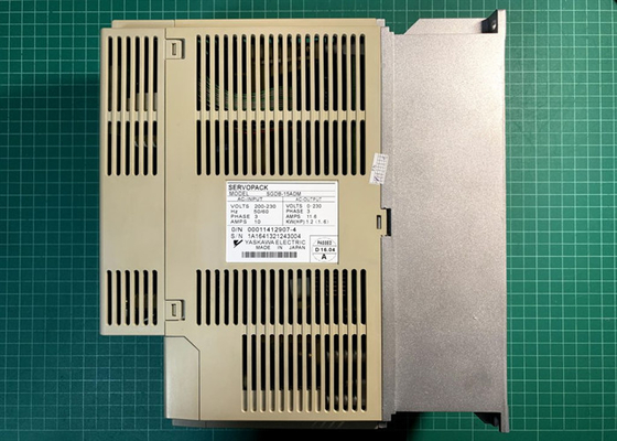 Yaskawa SGDB-15ADM SERVO DRIVE 3 PHASE 200-230 VAC INPUT 10 AMP FOR SGMG SERIES MOTOR