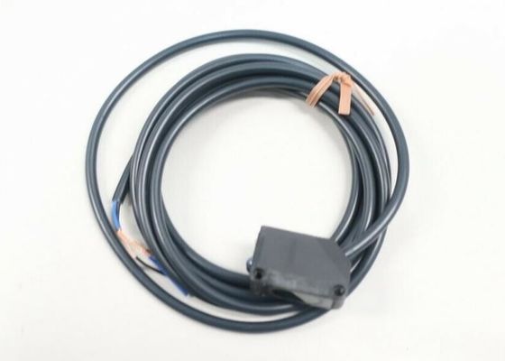Omron E3Z-D62 02Z10M Photoelectric Switch Sensor 12 - 24 VDC 26.4 VDC Max 100 MA Max