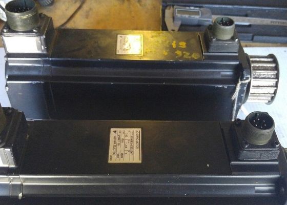 YASKAWA USAGED-03C22K   AC Servo Motor 300 W 8192 PPR Incremental Encoder