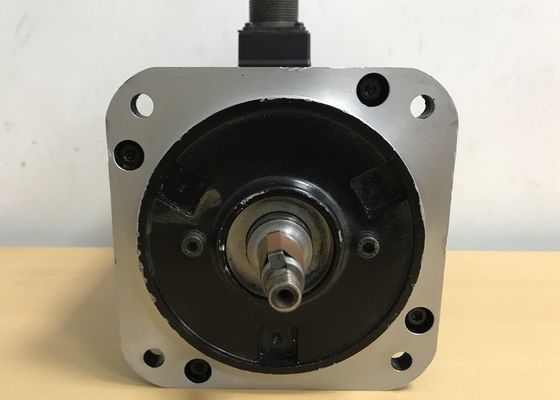 YASKAWA USAGED-03C22K   AC Servo Motor 300 W 8192 PPR Incremental Encoder