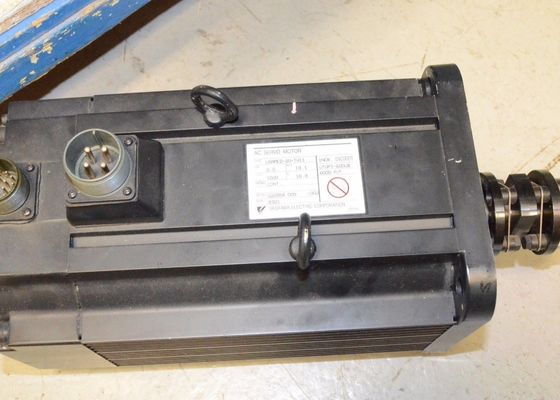 Japan Yaskawa USAMED-20-TV11 Servo Motor 2.0kw In Original Box