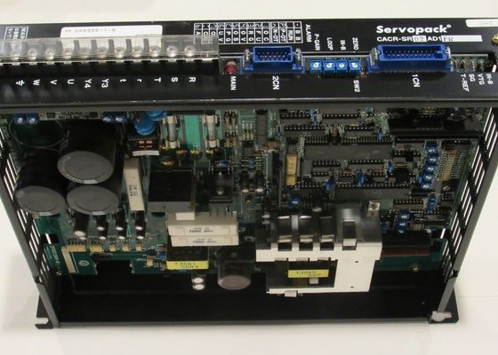 Yaskawa CACR-SR02-AD1-FR Brand New Servo Motor Equipment 200V Voltage