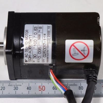SGM-A3B5SW11  YaskawaAC SERVO MOTOR 30W 100V Direct Drive 3000 RPM 1500VAC 1 min