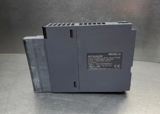 Q62AD-DGH Mitsubishi  Universal Model Redundant  Power Supply Module 100 To 240 V AC