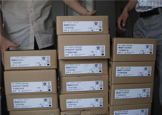 Panasonnic Servo Motor MSMA041P1E  Ralted Output  0.2KW  Input Current 2.5A