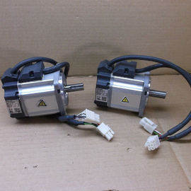 OMRON R88M-G10030S-BS2 AC Servomotor , With ABS/INC Encoder 100W , 100 VAC , With Key / With Brake , 3000rpm