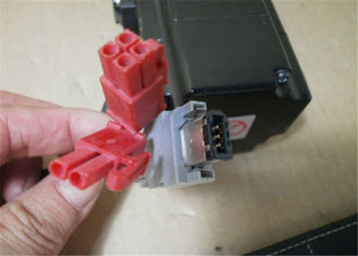 Yaskawa NEW ORIGINAL AC SERVO MOTOR 0.637N.M  3000r/mim SGMAH-02A1F-AP51