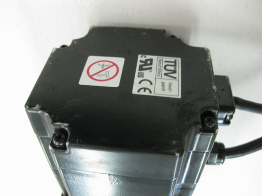 SGMPH-02BAAJ36C Yaskawa Motors AC Servo SGMPH Sigma II 200W 100V 24VDC Brake