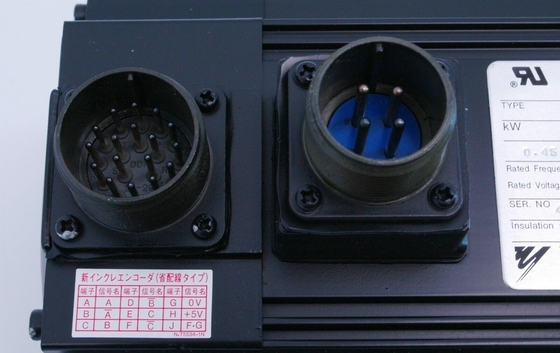 USAGED-05L22K YASKAWA AC Servo Motors 200V Shaft Straight Keyway  Totally Enclosed