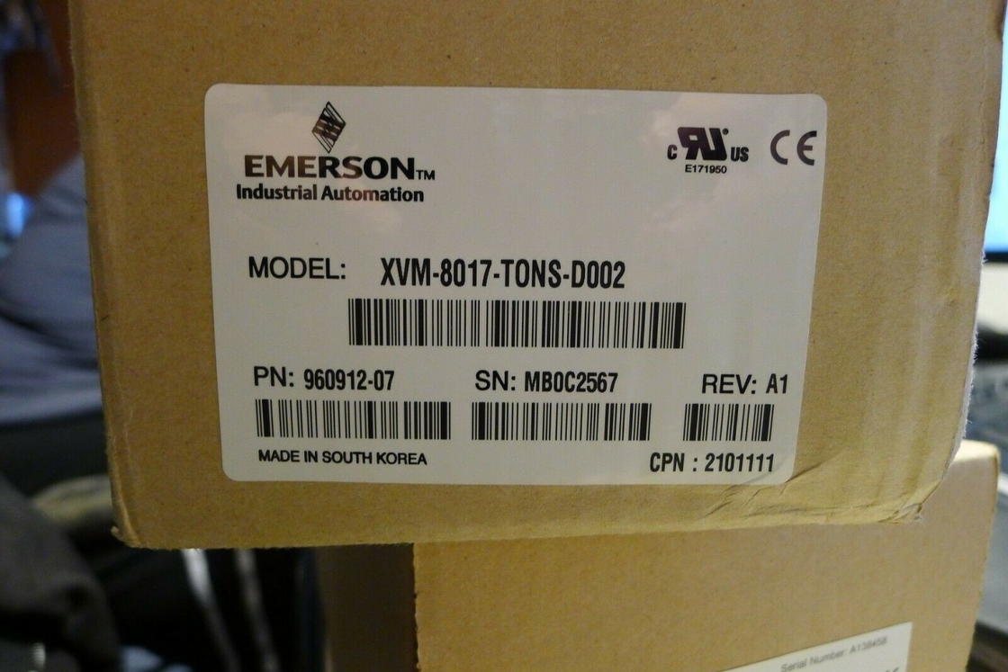 XVM8017TONSD002 Industrial Servo Motor 230VAC 80MM Frame Stall