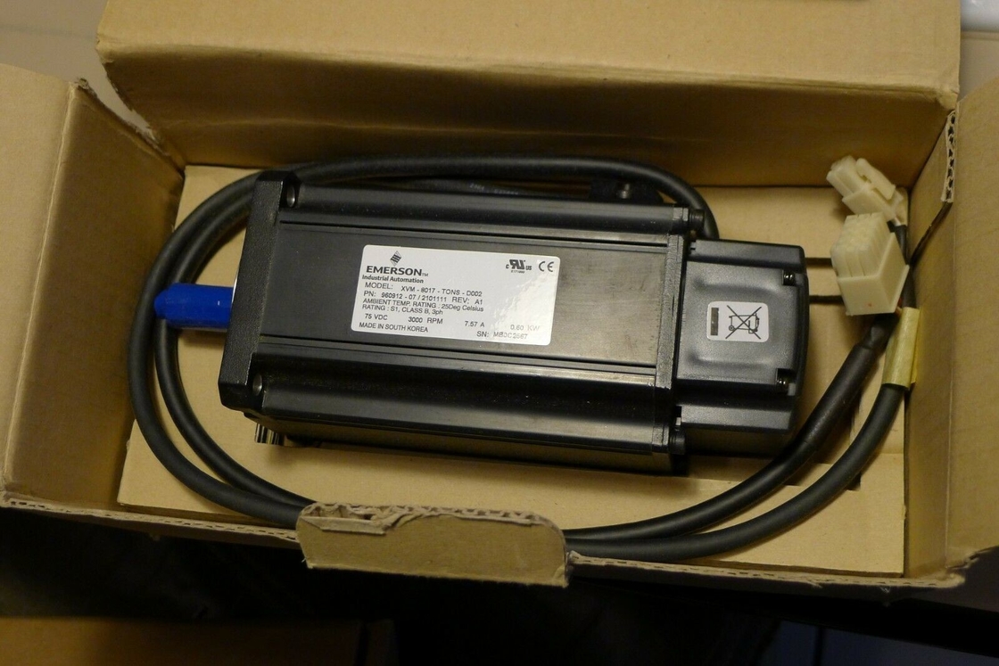 XVM8017TONSD002 Industrial Servo Motor 230VAC 80MM Frame Stall Torque 5000RPM