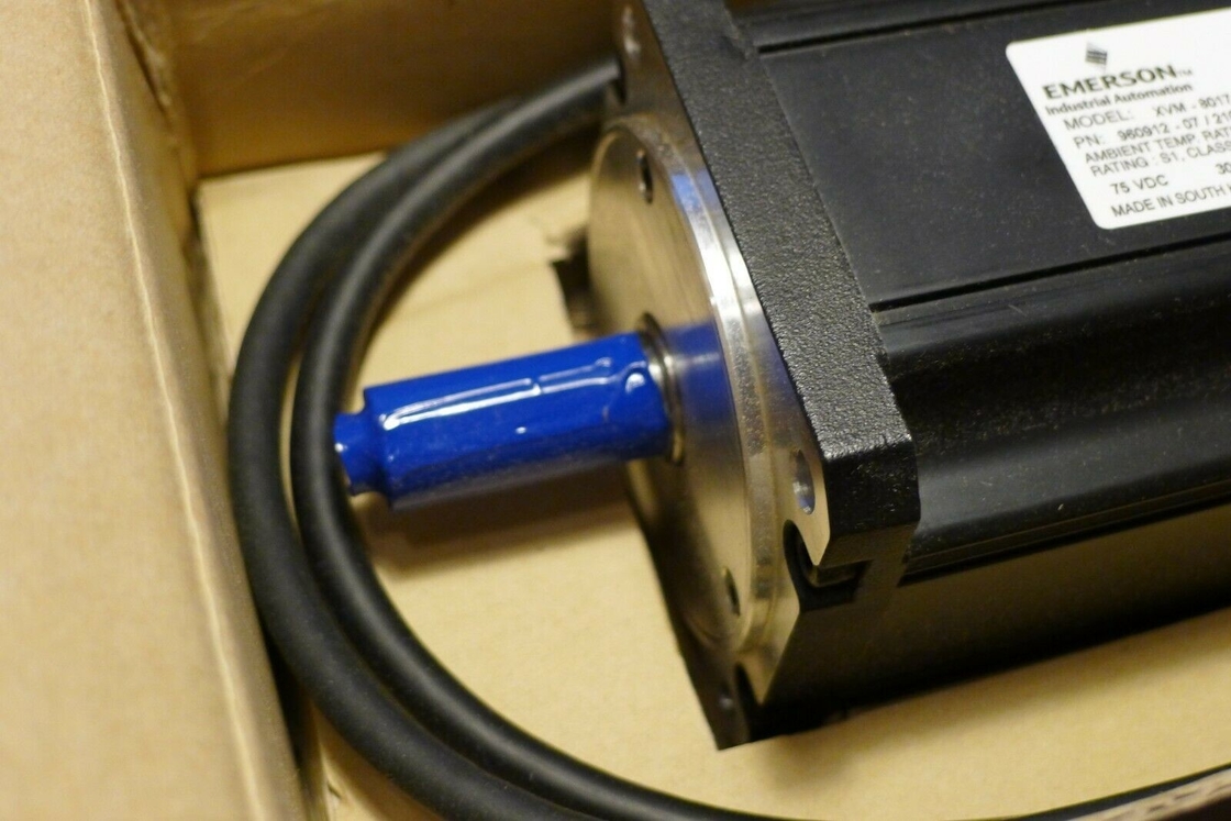 XVM8017TONSD002 Industrial Servo Motor 230VAC 80MM Frame Stall