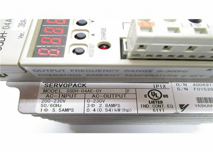 Yaskawa Sigma 2 Series SGDH04AEOY Servo Drives Brand New Box