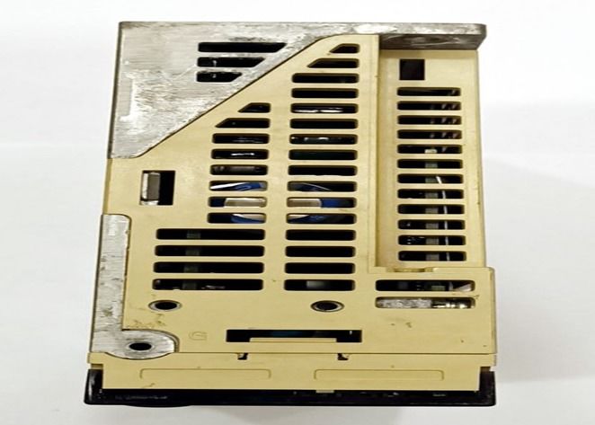 SGDS-02F12A Yaskawa Industrial Servo Drives Brand New Original