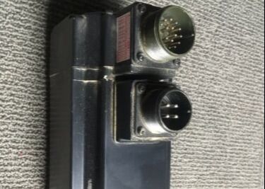 YASKAWA USAGED-02VBE11  Motors AC Servomotor 0.15KW 3A 200V  EU Automation