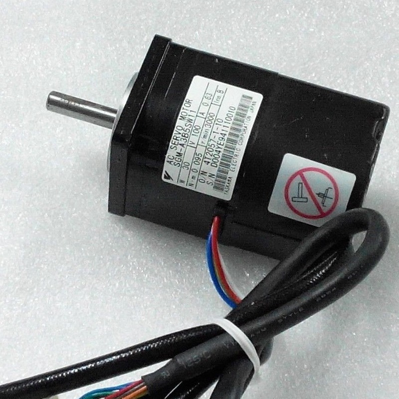 SGM-A3B5SW11  YaskawaAC SERVO MOTOR 30W 100V Direct Drive 3000 RPM 1500VAC 1 min