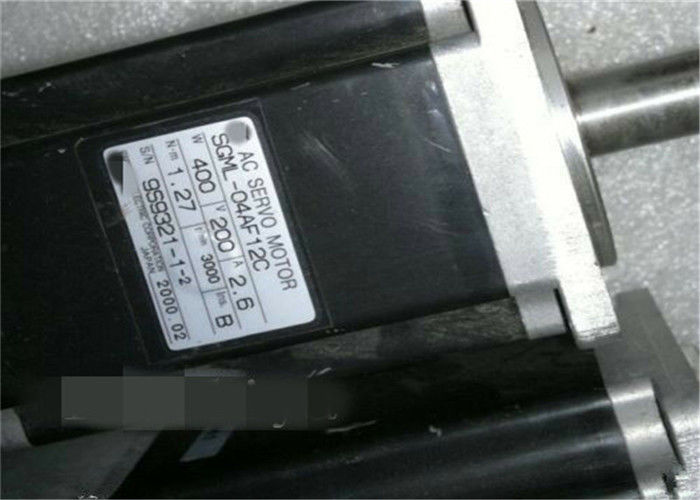 Yaskawa Electric SGML04AF12 AC Servo Motor Japan 400 Watt 3000 RPM