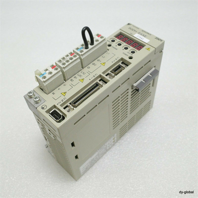YASKAWA SGDH-04AE Industrial Servo Drive 200-230 VAC 50 / 60 Hz 30 Watts - 55 Kw